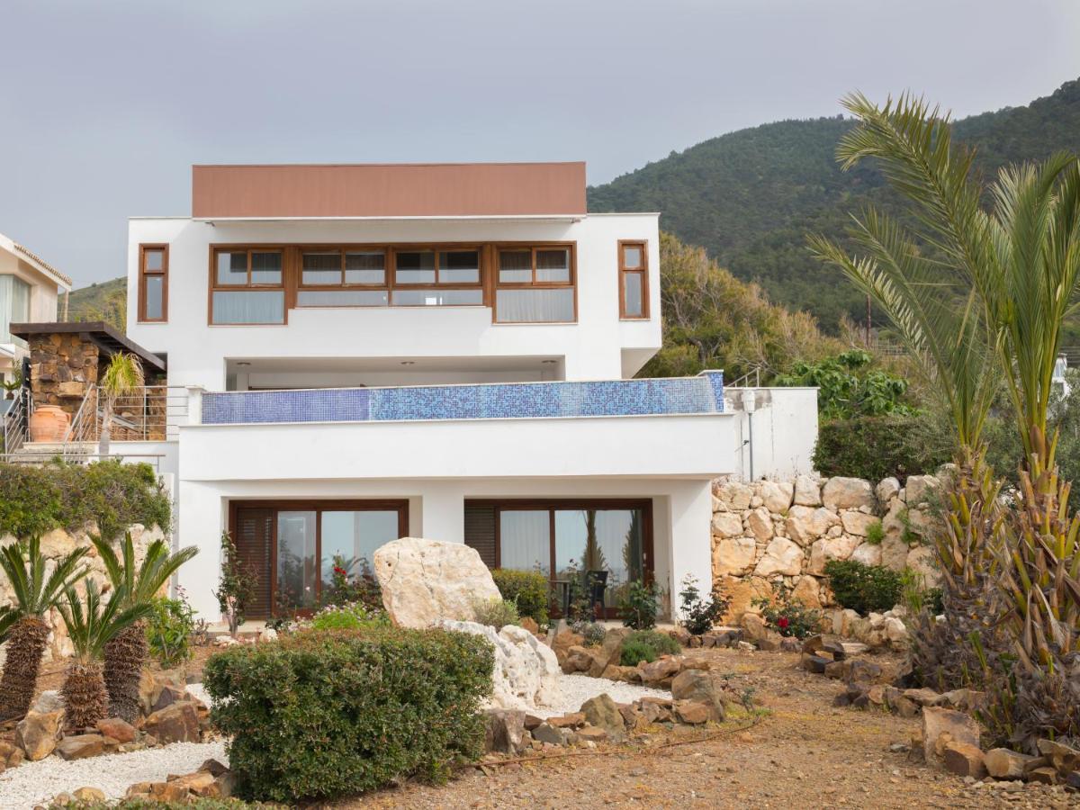 Villa Karavi Помос Екстер'єр фото